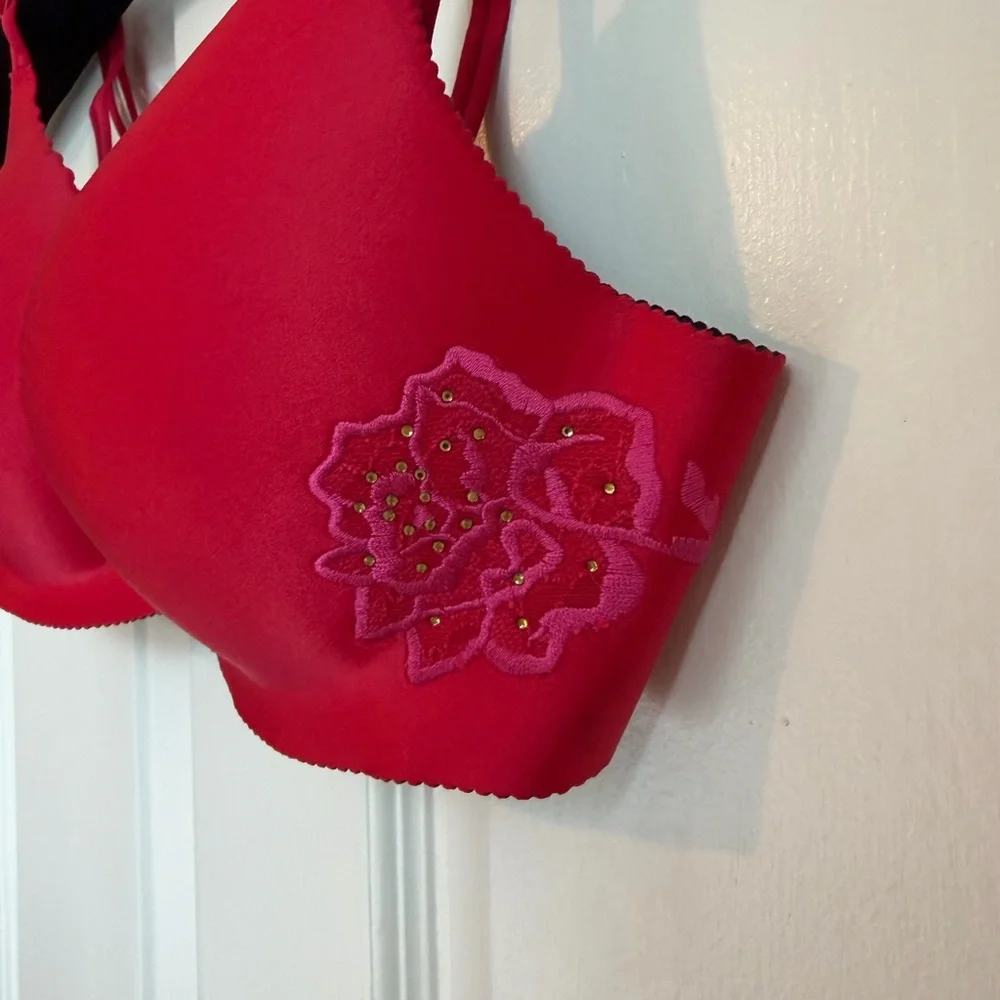 Victoria’s Secret 34C Seamless Dream Angels Secret Embrace Push-Up Bra Red - Picture 3 of 6